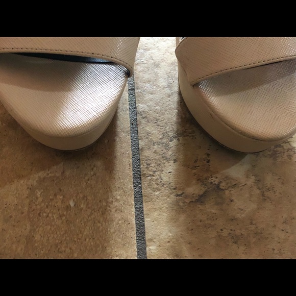 Shoes - Picture 6 of 7